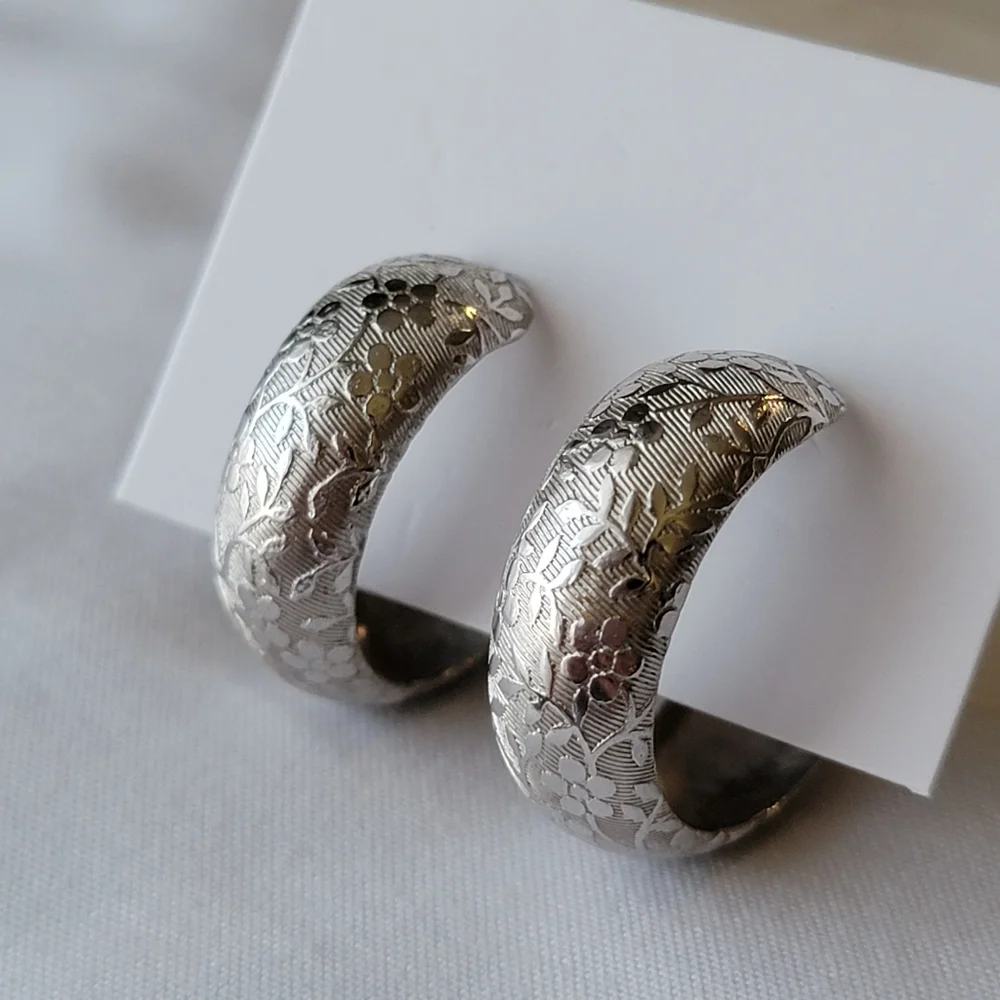 Vintage Floral Embossed Silver Metal Wide Hoop Earrings Gorgeous Jewelry